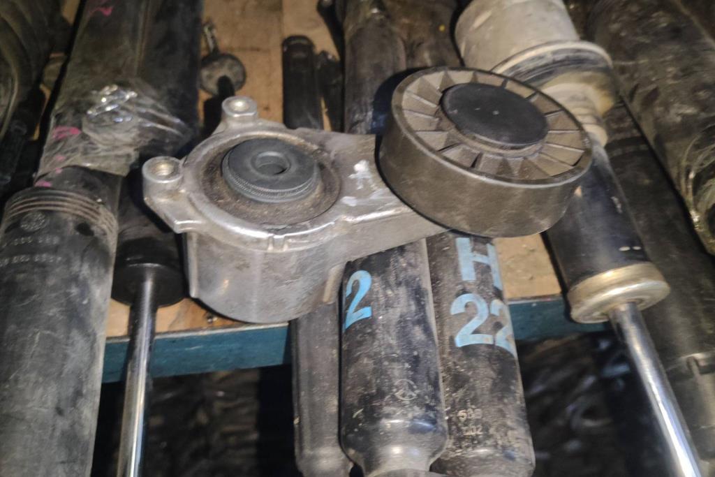  Mechanics  Mercedes Benz E200