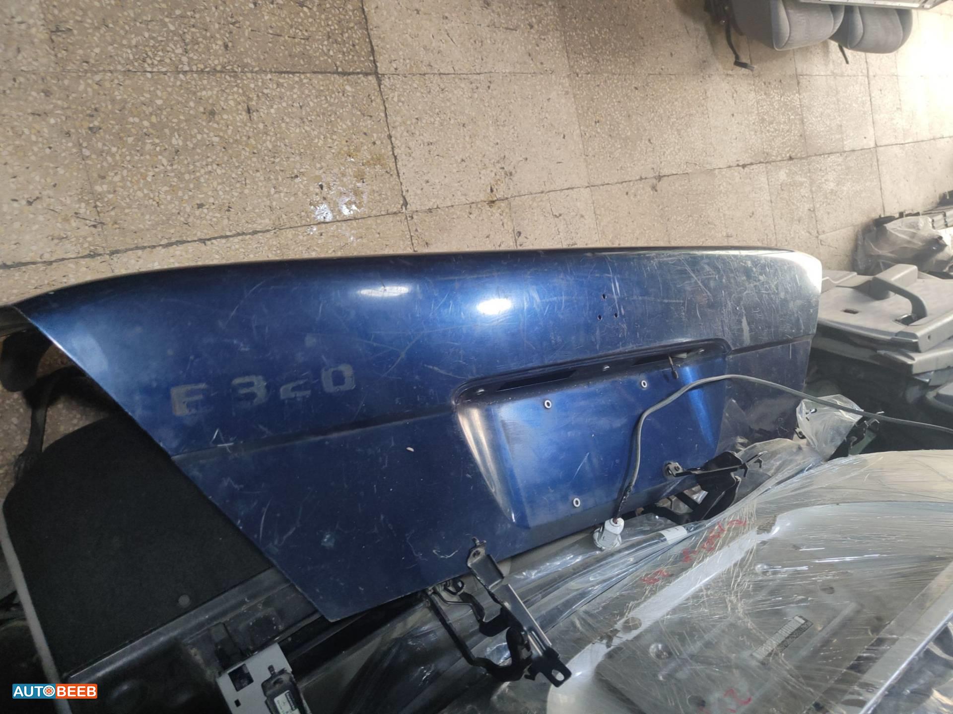 Body  Trunk Mercedes Benz E200