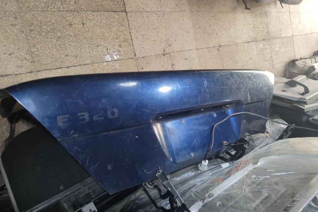 Body  Trunk Mercedes Benz E200