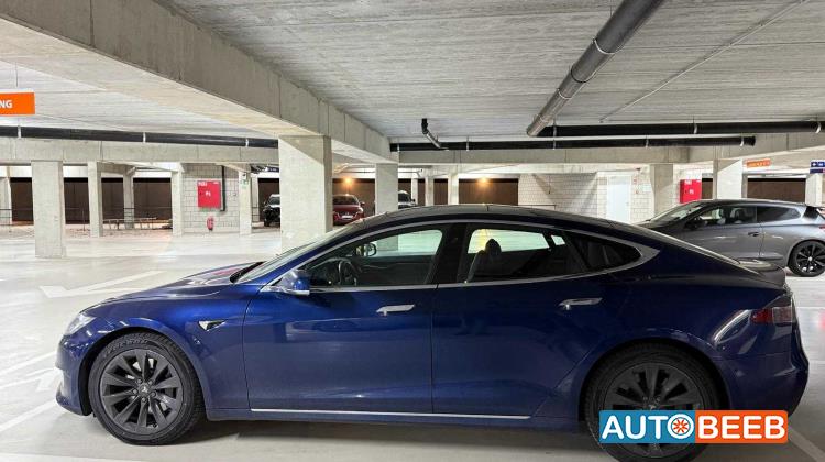 Tesla S 2018