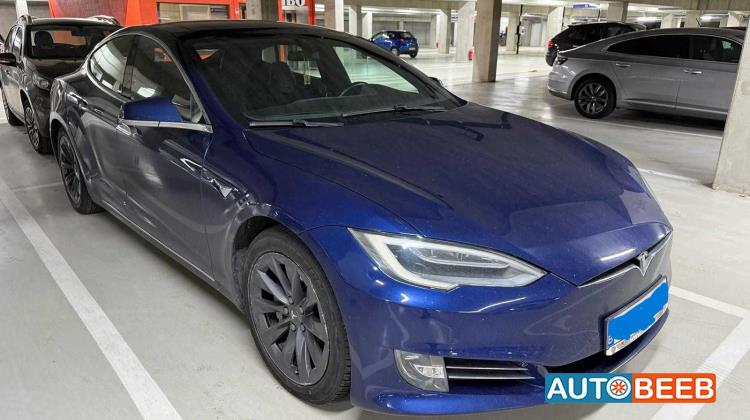 Tesla S 2018