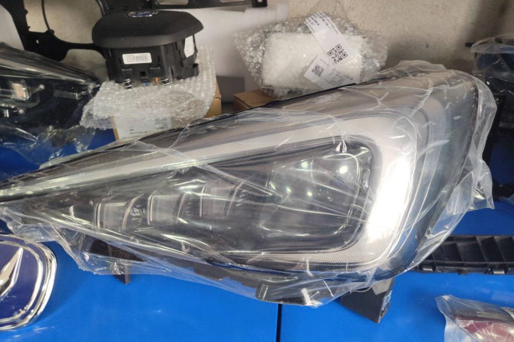 ضوء امامي شمال شانجان e ستار 2021 2022 2023