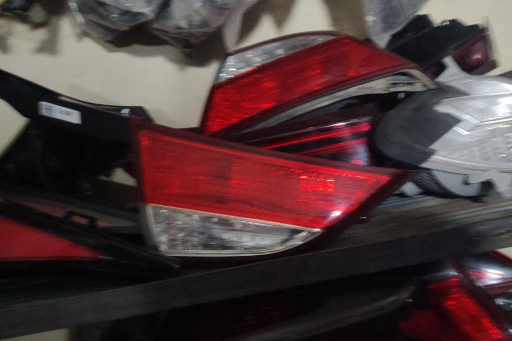 ضوء خلفي يمين شمال هيونداي افانتي md 2012 2013 2014 2015 2016