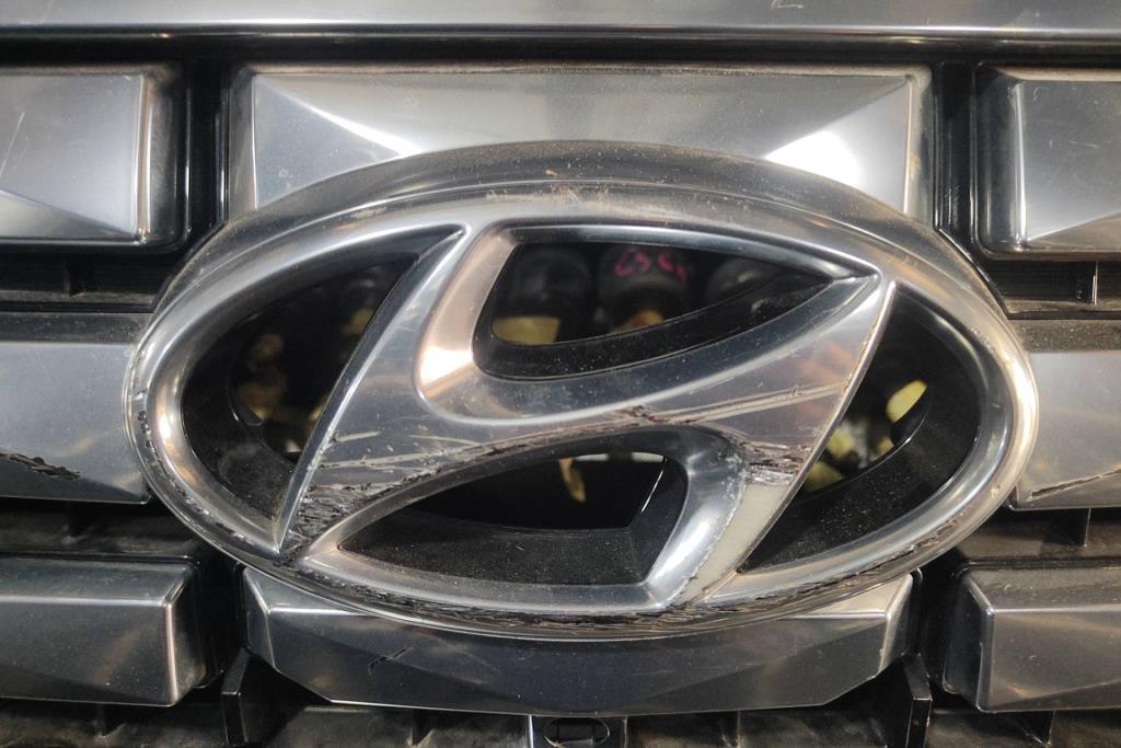 شعار طمبون امامي هيونداي بالسيد 2025 2026