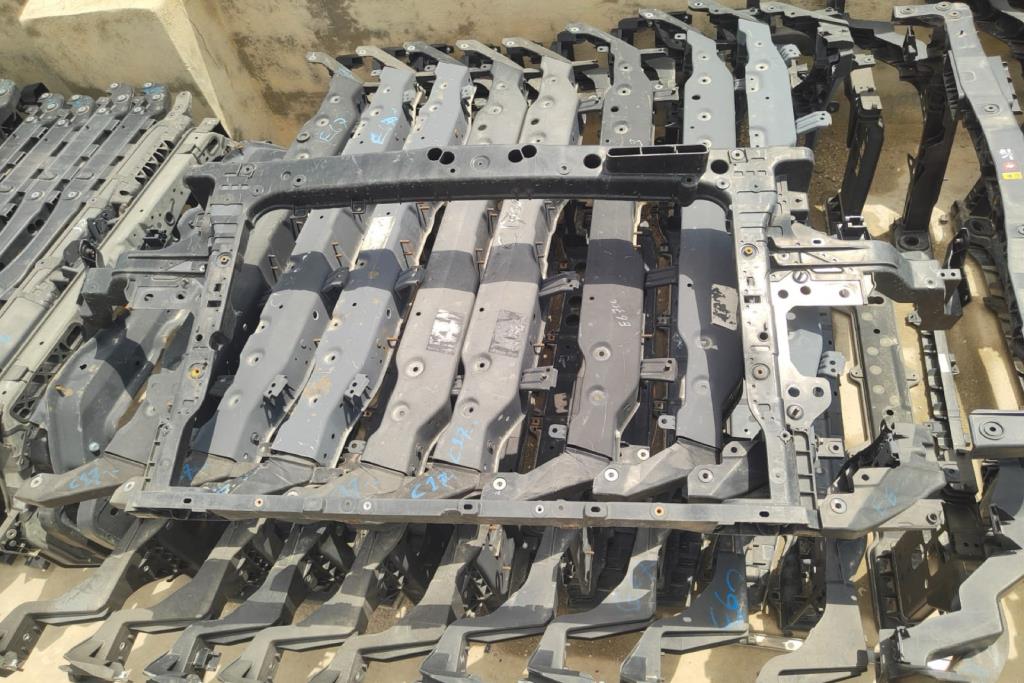 واجهة امامية بلاستيك كيا نيرو 2017 2018 2019