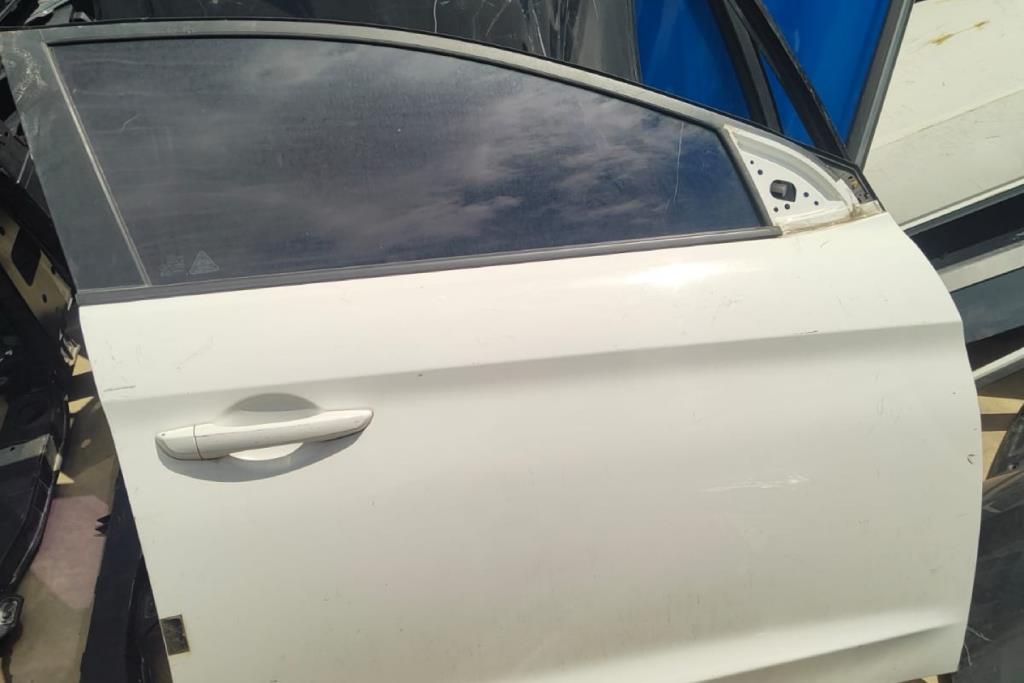 باب امامي يمين هيونداي افانتي ad 2017 2018