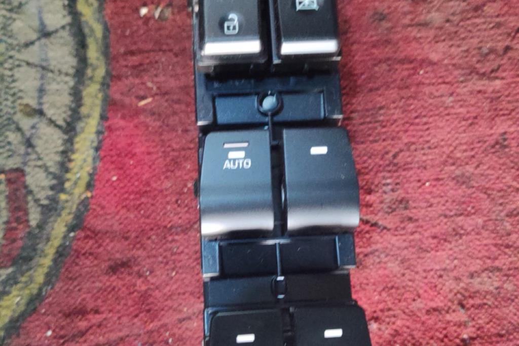 Cabin  Control buttons Hyundai Ioniq