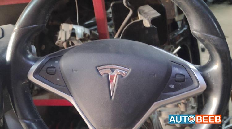 Cabin  Steering Wheel Tesla S