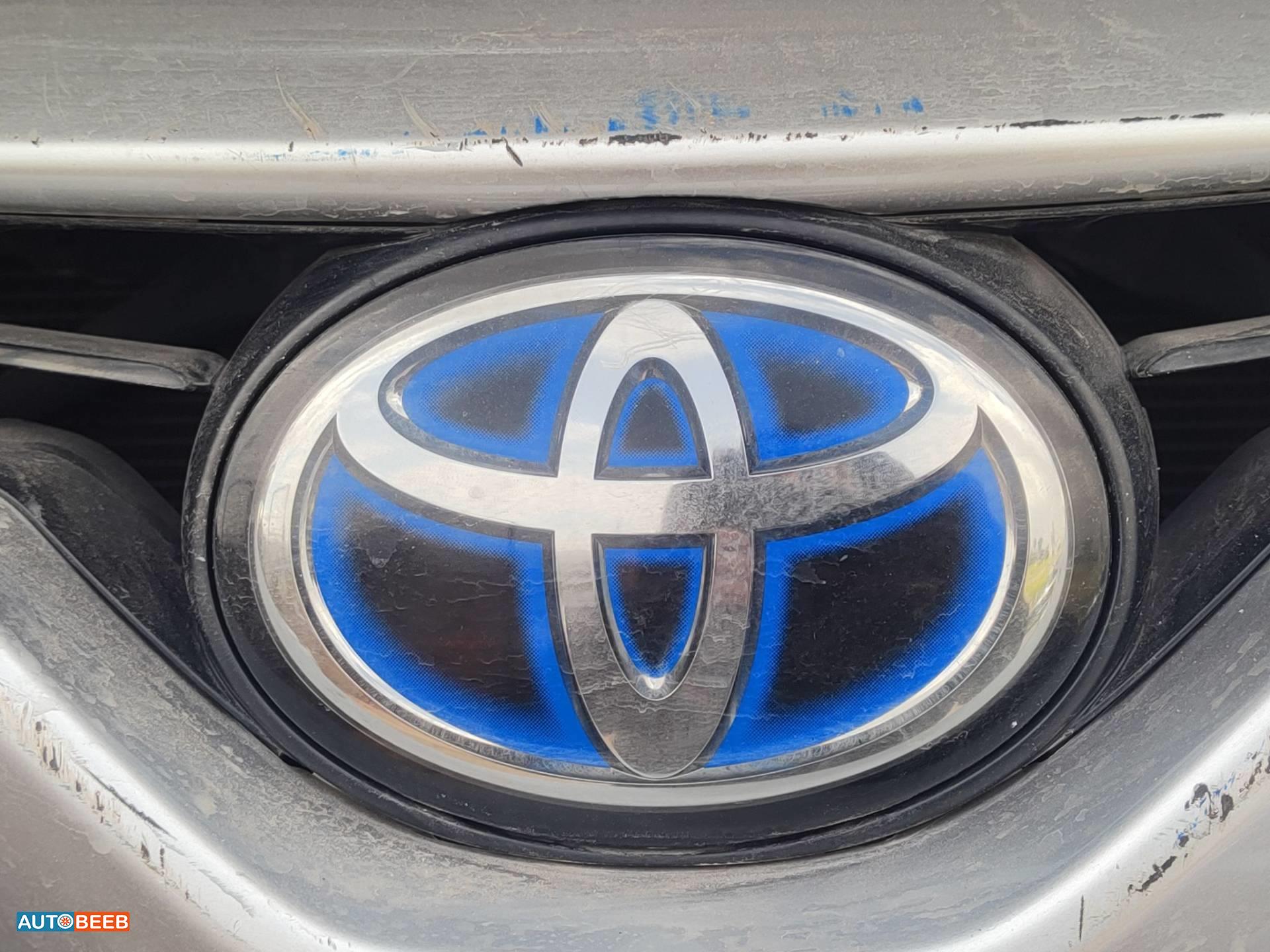 شعار طمبون امامي تويوتا كامري 2020 2021