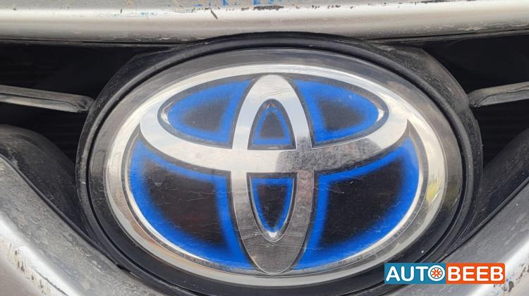 شعار طمبون امامي تويوتا كامري 2020 2021