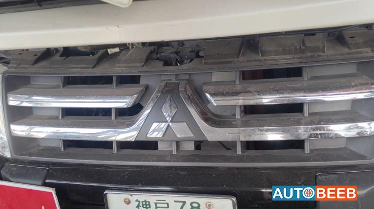 Body  Grilles Mitsubishi Pajero
