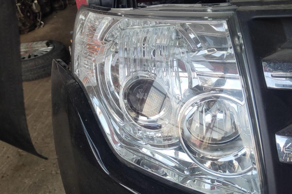 Lights Front light Mitsubishi Pajero