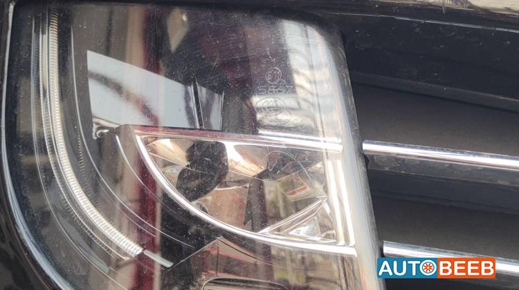 Lights Spotlight Tesla S