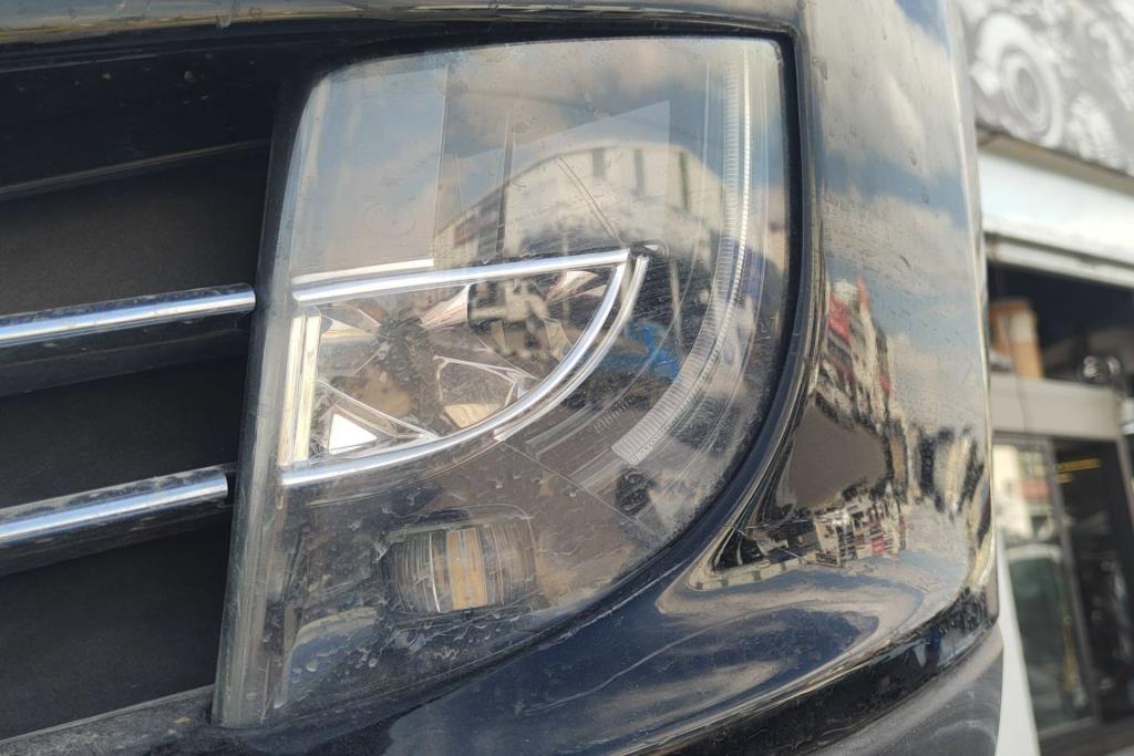 Lights Spotlight Tesla S
