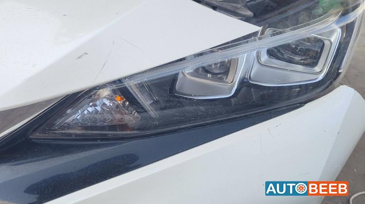 Lights Front light Nissan Leaf