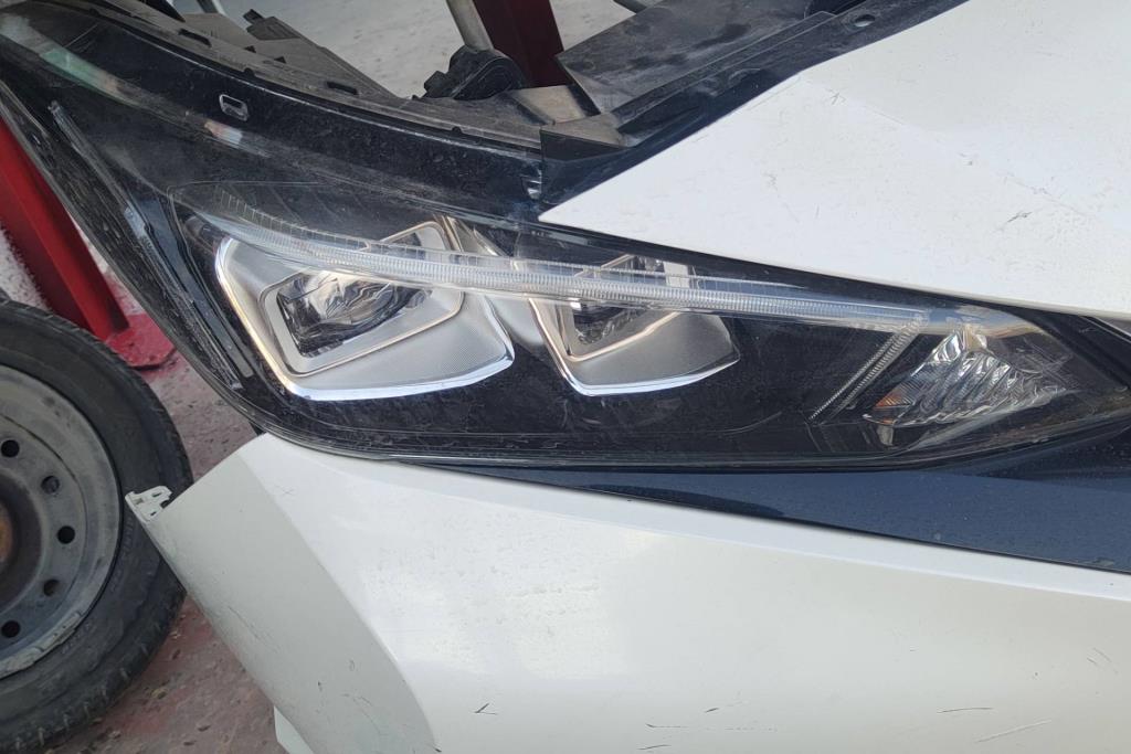 Lights Front light Nissan Leaf