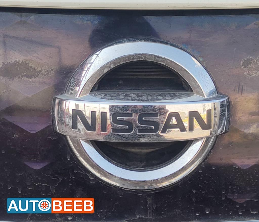 Body  Emblems Nissan Leaf
