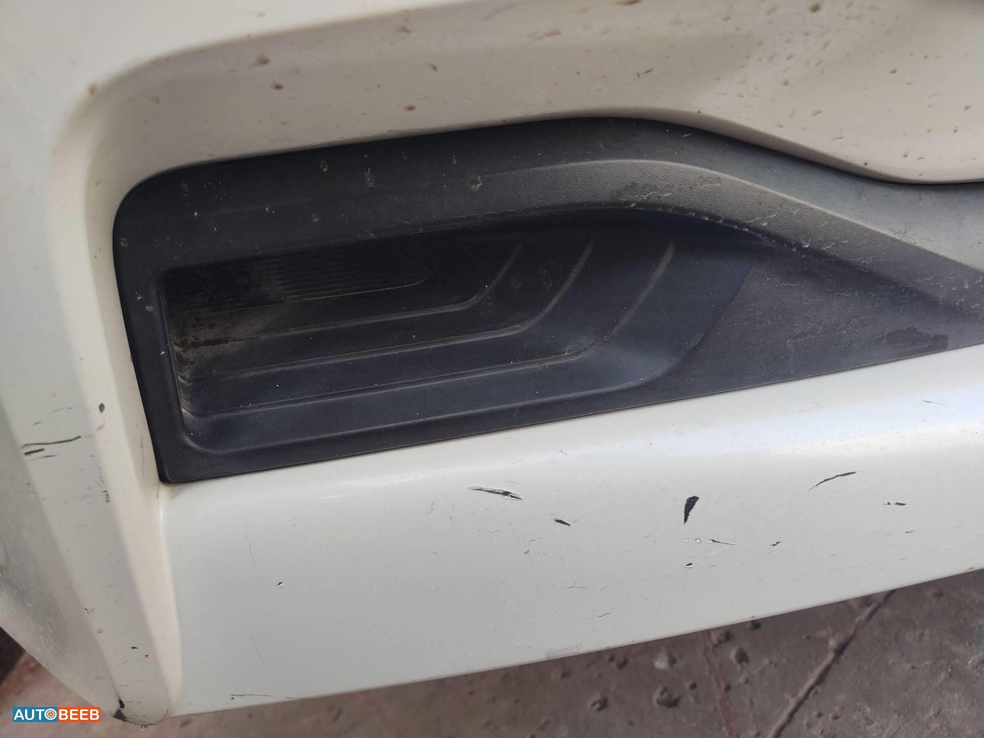 Body  Bumper Nissan Leaf