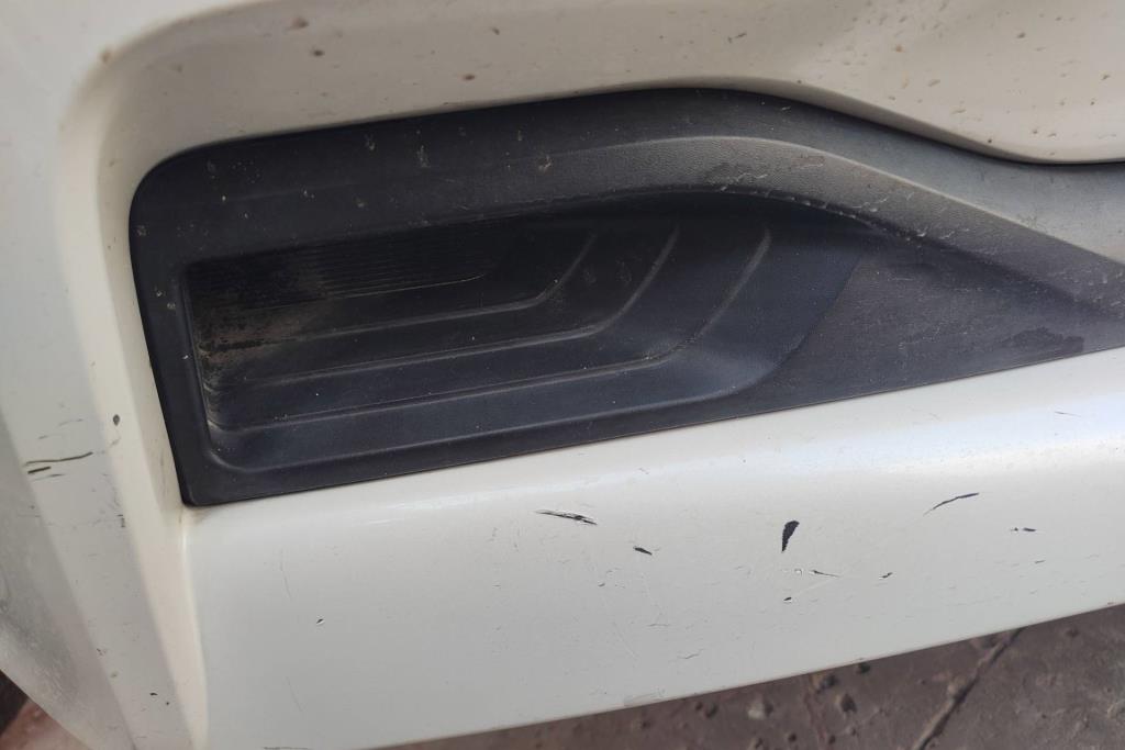 Body  Bumper Nissan Leaf