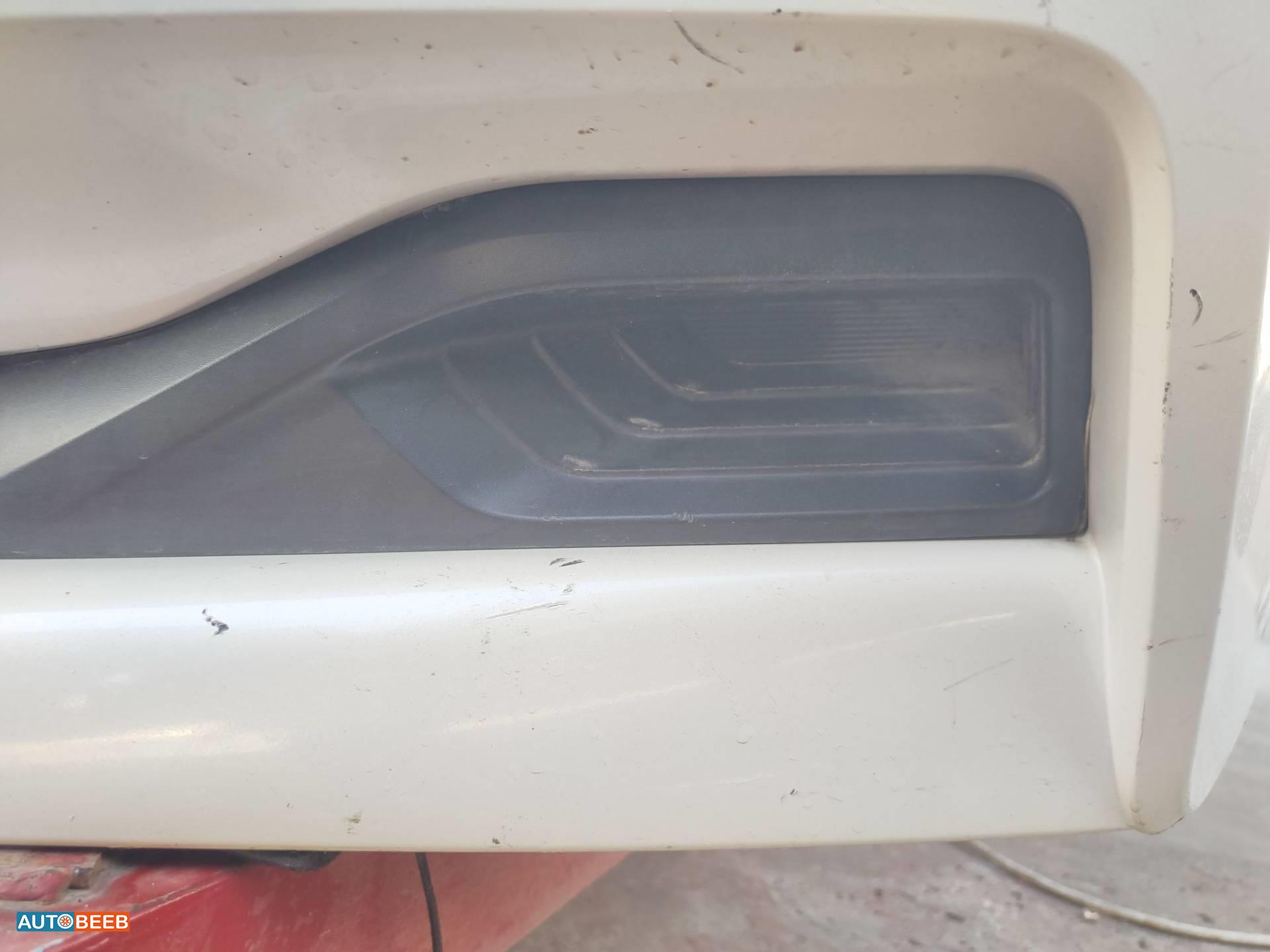 Body  Bumper Nissan Leaf