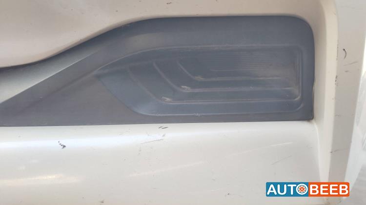 Body  Bumper Nissan Leaf