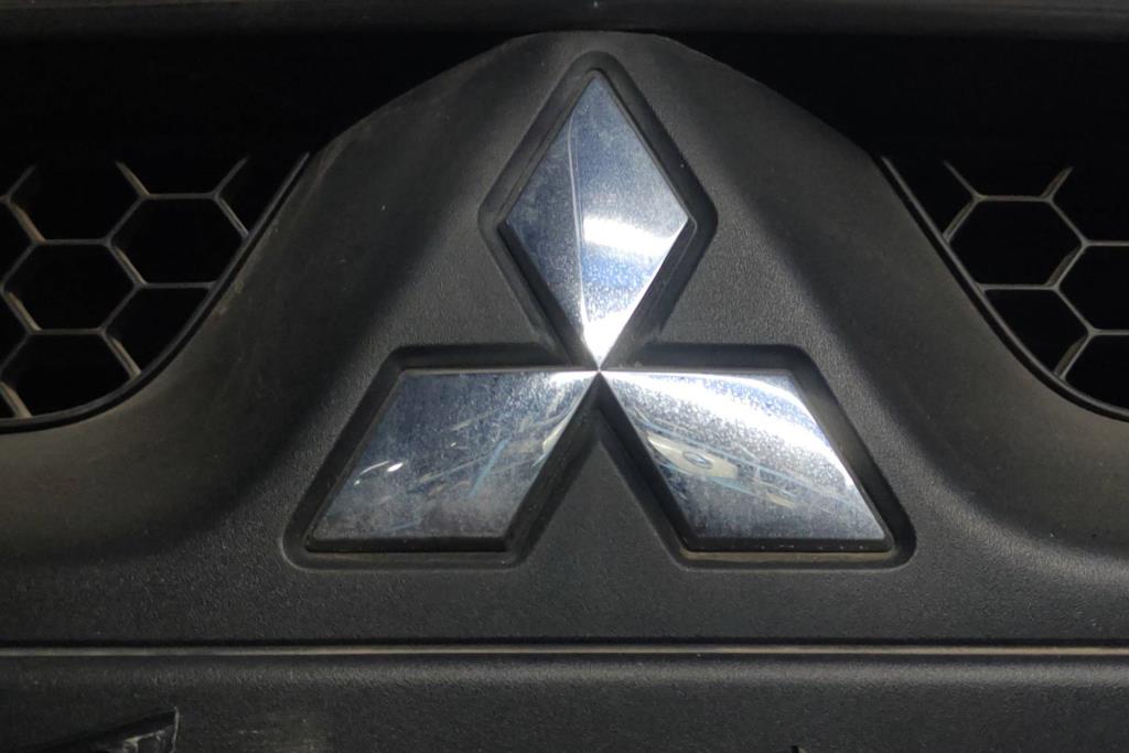 شعار طمبون امامي ميتسوبيشي لانسر ex 2010 2011