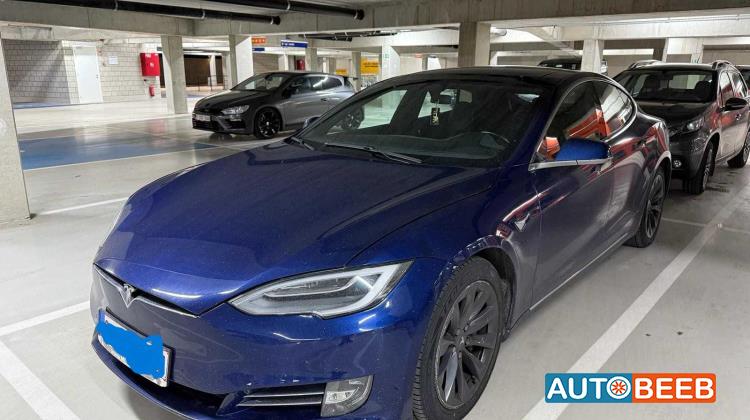 Tesla S 2018