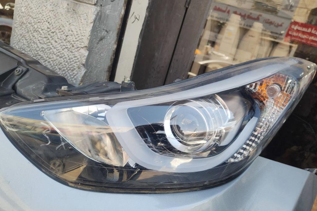 ضوء امامي شمال هيونداي افانتي md 2013 2014
