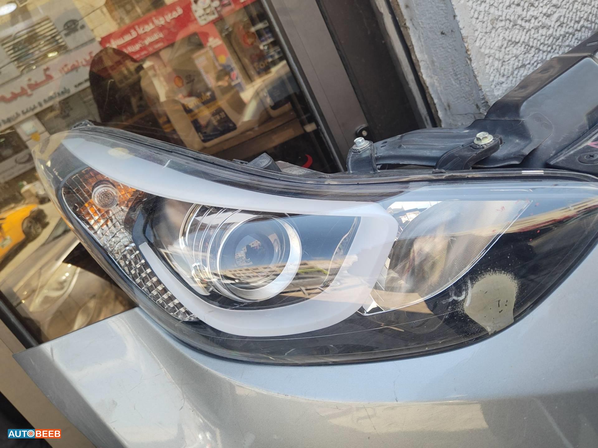 ضوء امامي يمين هيونداي افانتي md 2013 2014