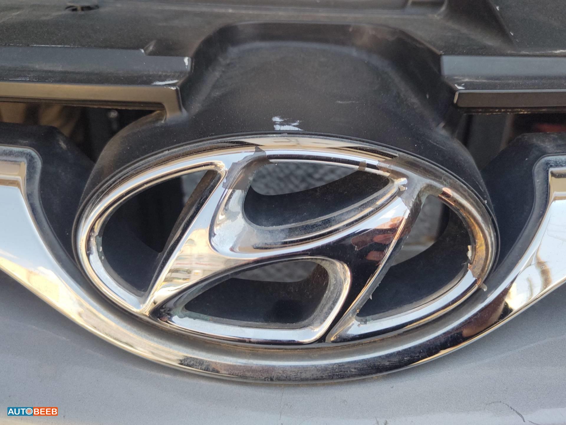 Body  Emblems Hyundai Avante