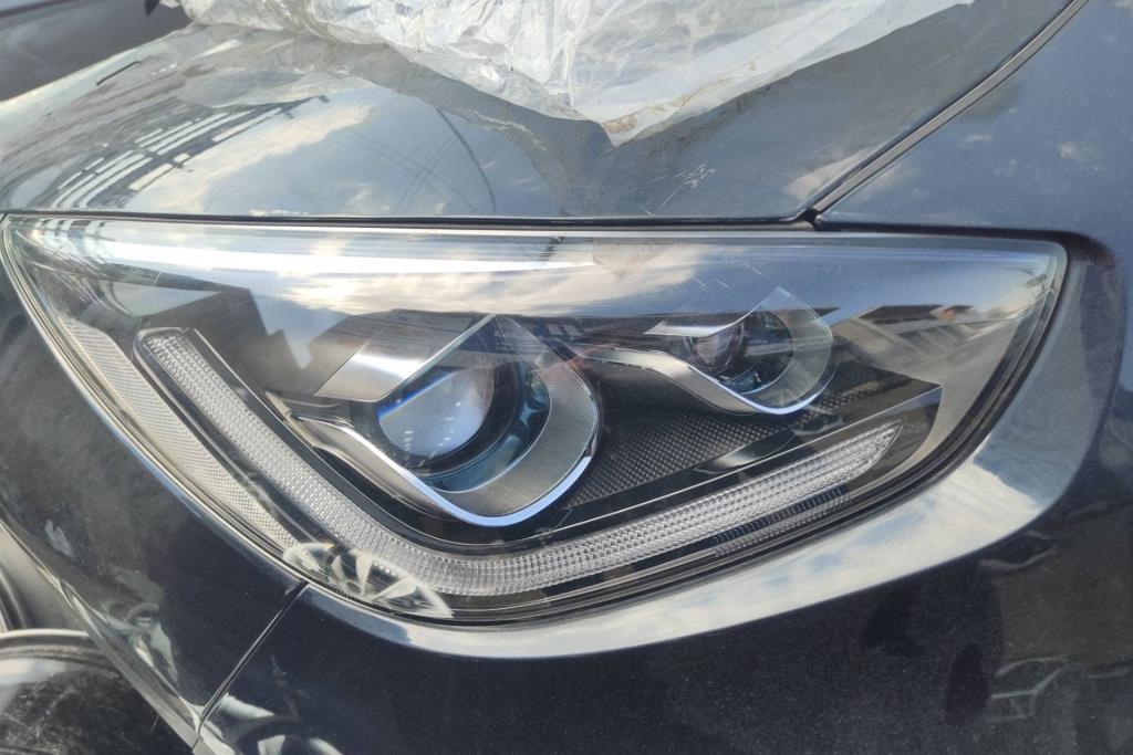 ضوء امامي يمين كيا نيرو 2020 2021