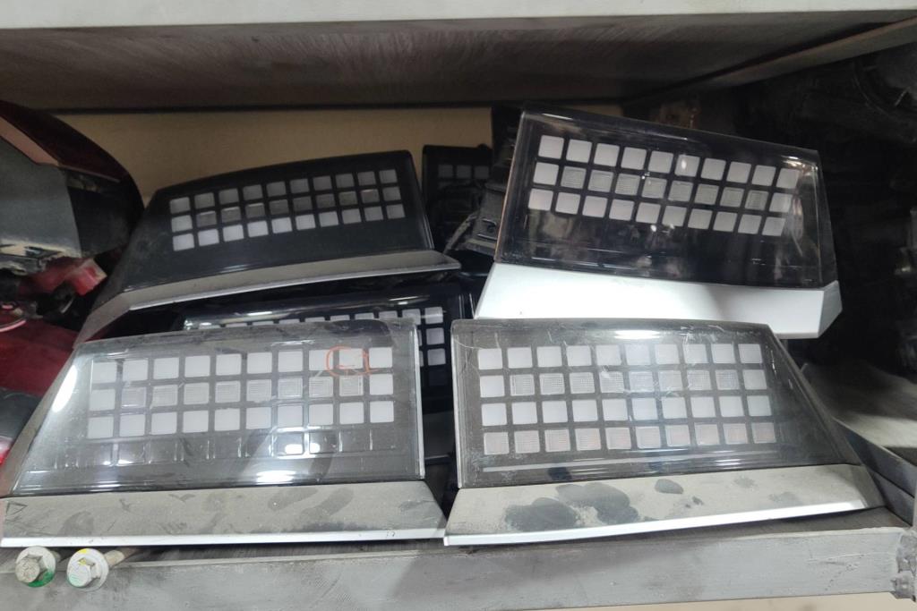 ضوء خلفي يمين شمال هيونداي ايونيك 5 2022 2023