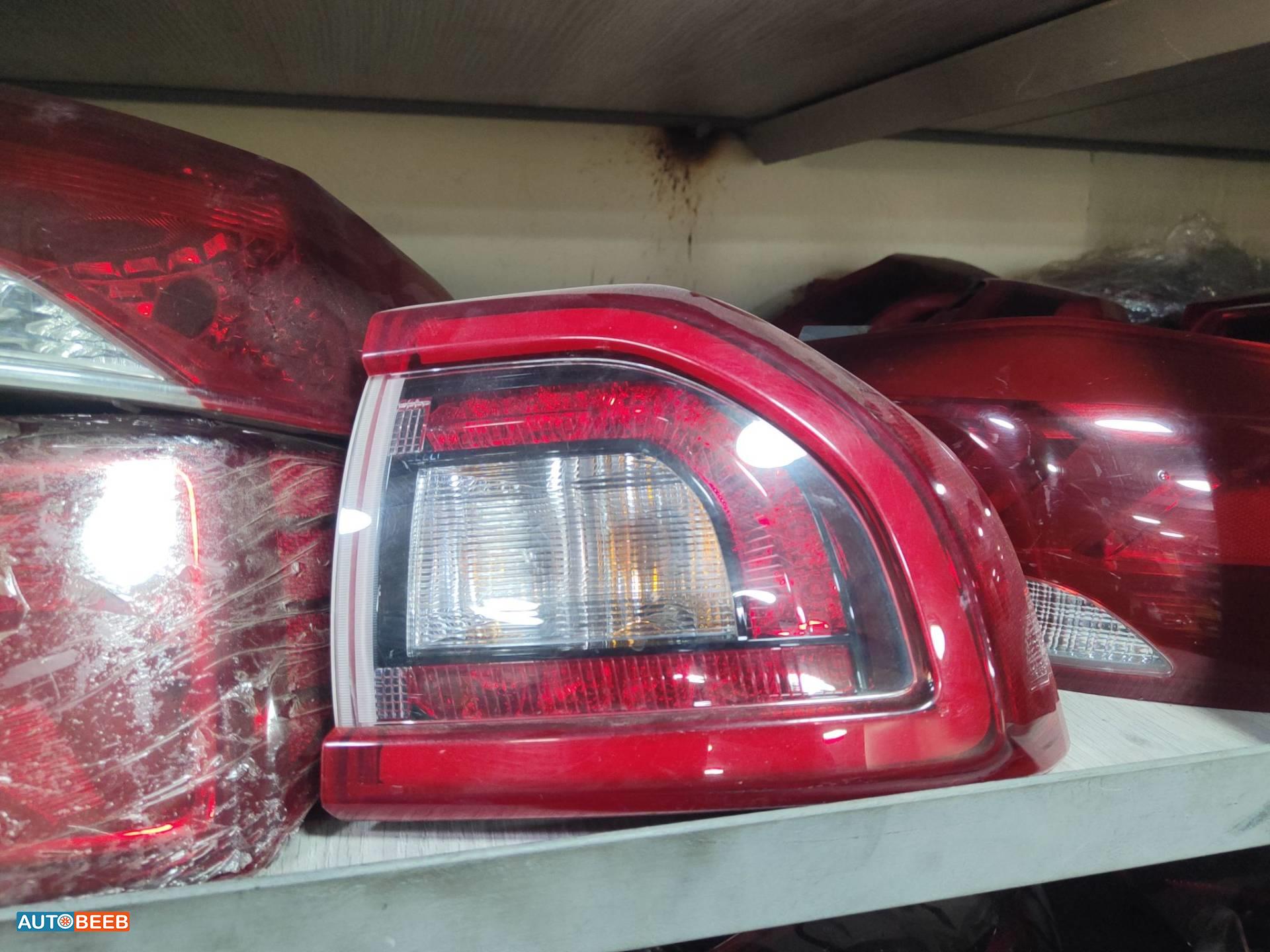 ضوء خلفي يمين كيا نيرو 2019 2020