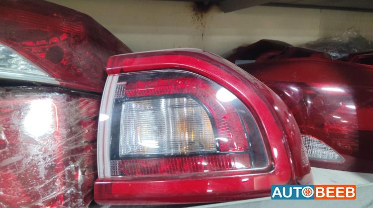 ضوء خلفي يمين كيا نيرو 2019 2020