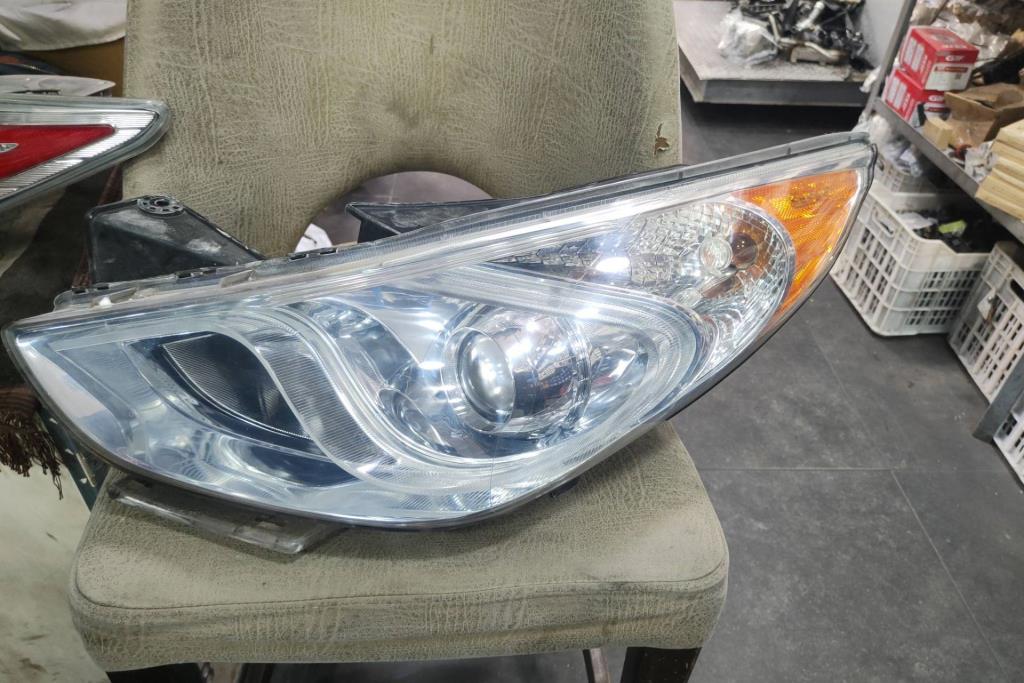 Lights Front light Hyundai Sonata