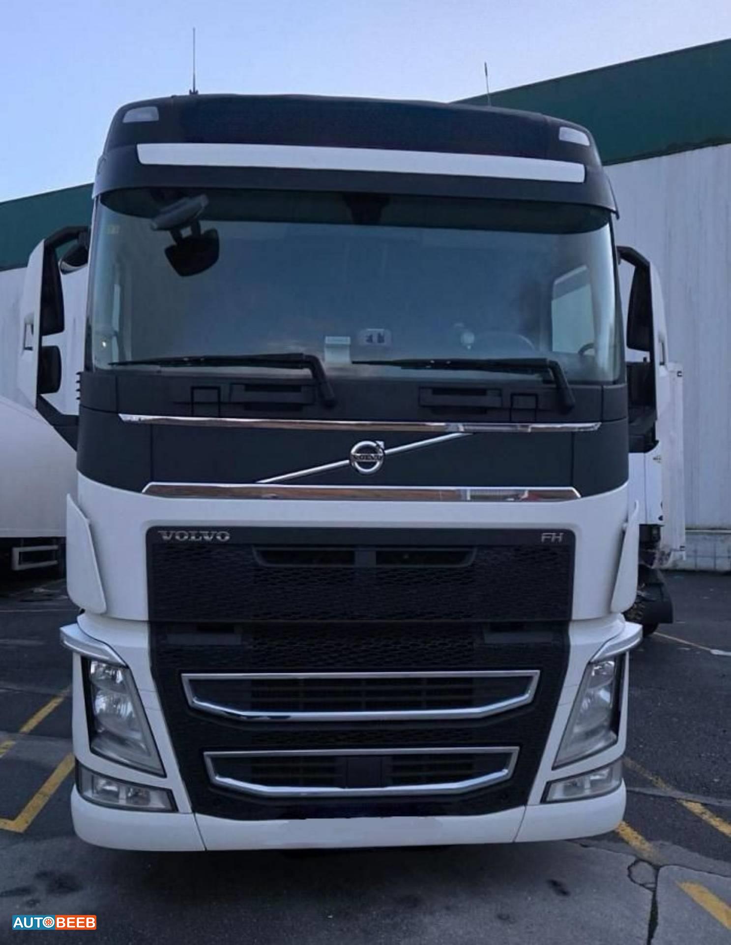 Tractor Unit Volvo 2021