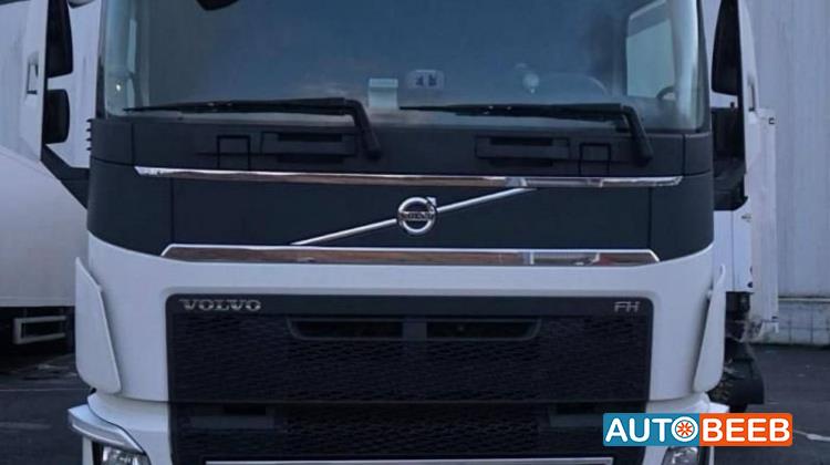 Tractor Unit Volvo 2021