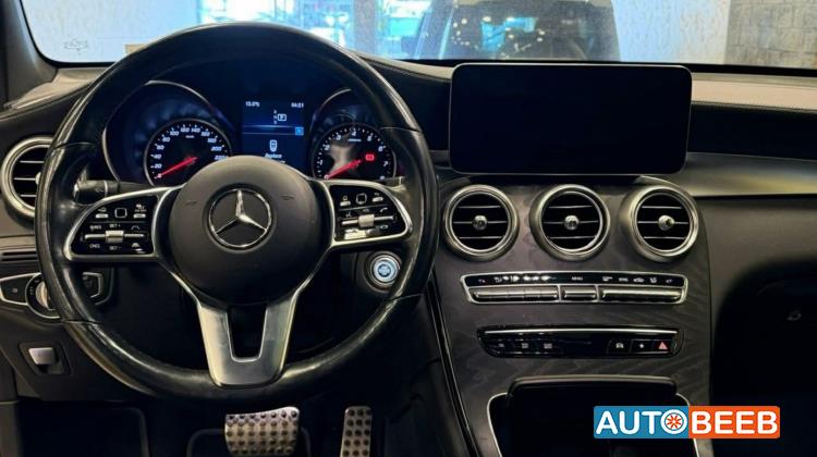Mercedes Benz GLC300 2023