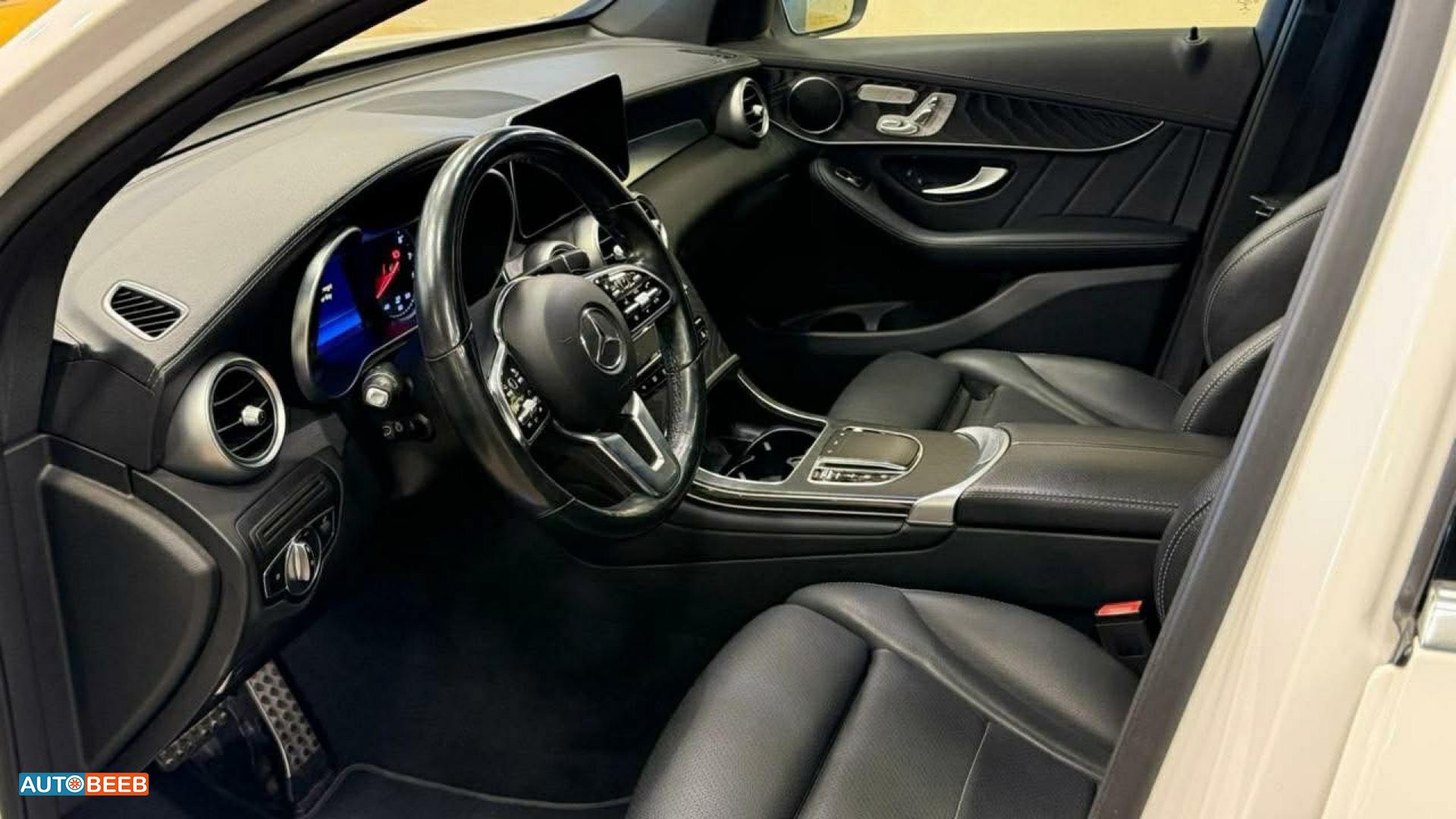 Mercedes Benz GLC300 2023