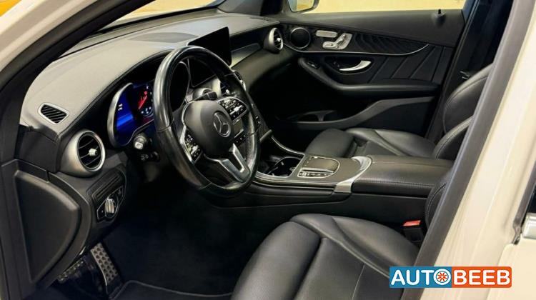 Mercedes Benz GLC300 2023