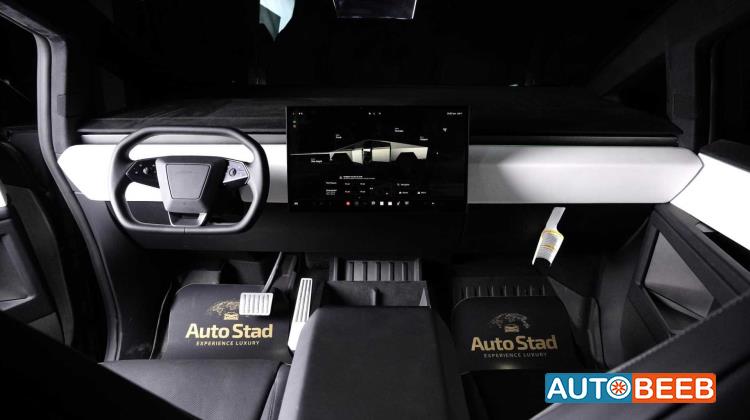 Tesla Cybertruck 2025