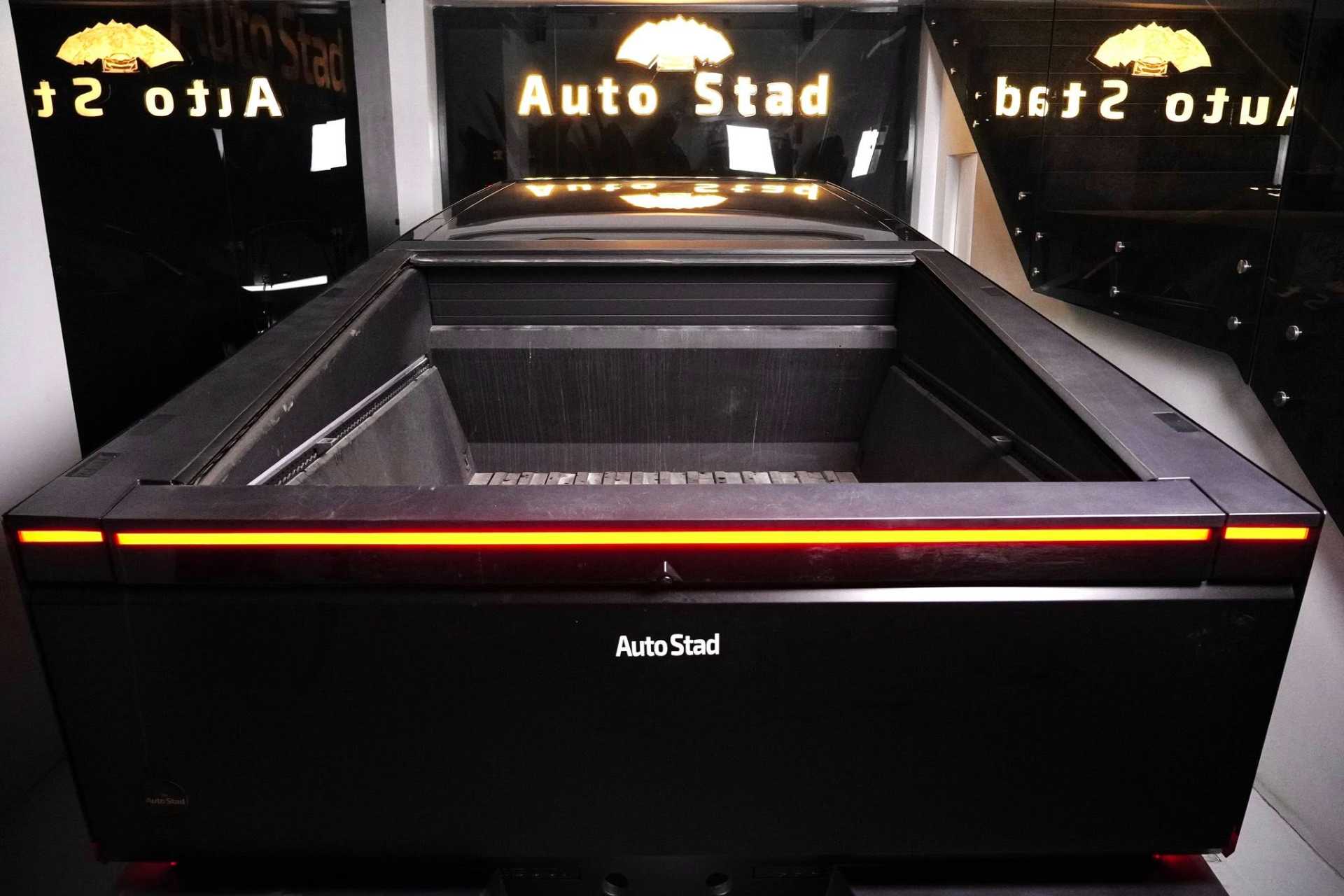 Tesla Cybertruck 2025