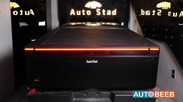 Tesla Cybertruck 2025