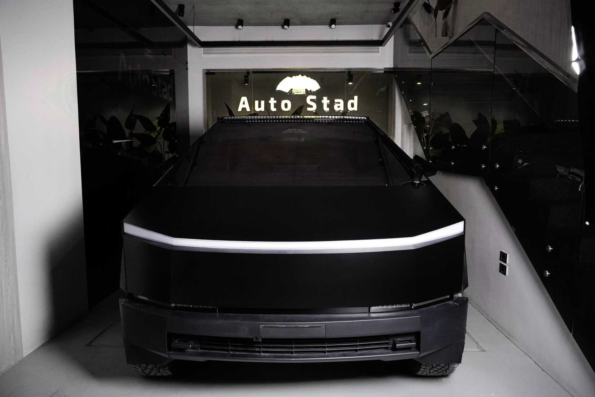 Tesla Cybertruck 2025