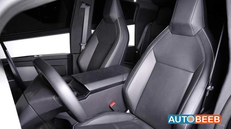 Tesla Cybertruck 2025