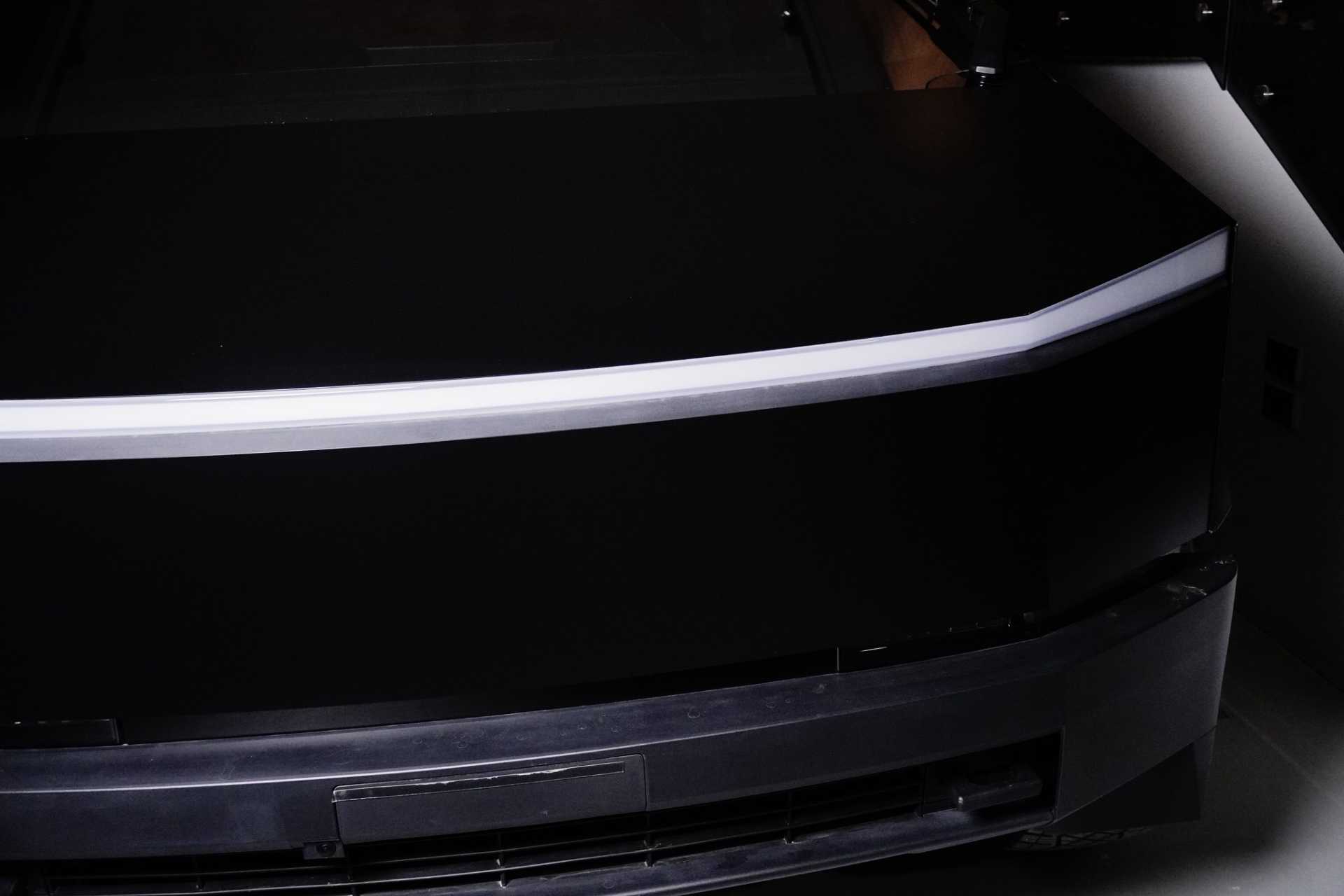 Tesla Cybertruck 2025