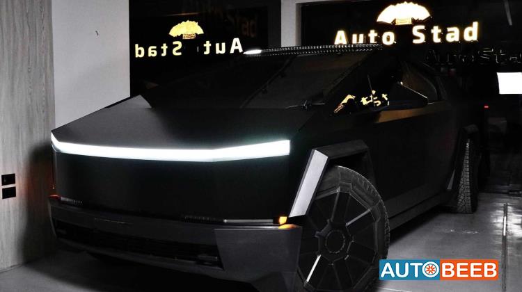 Tesla Cybertruck 2025