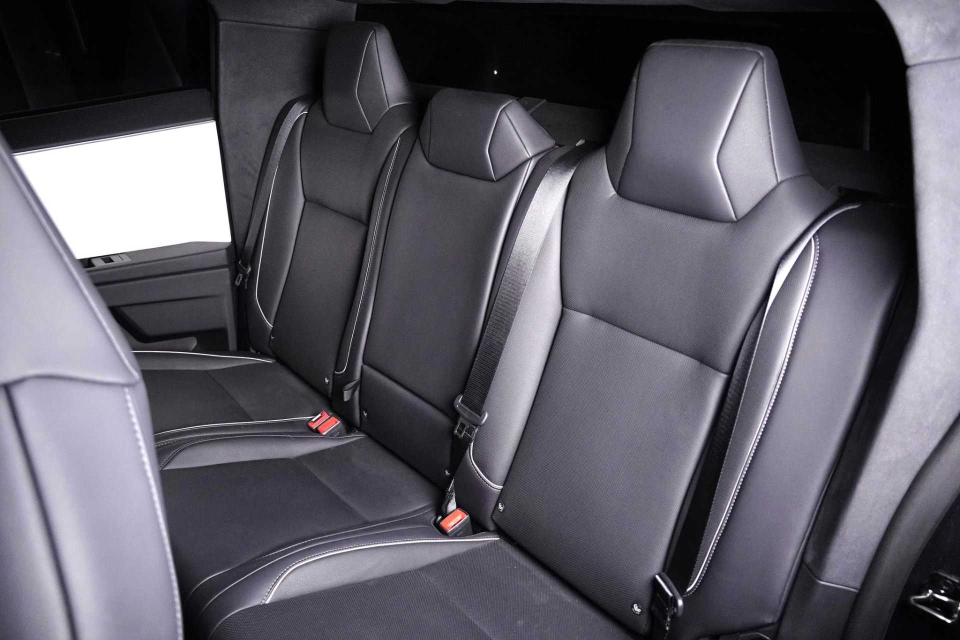 Tesla Cybertruck 2025