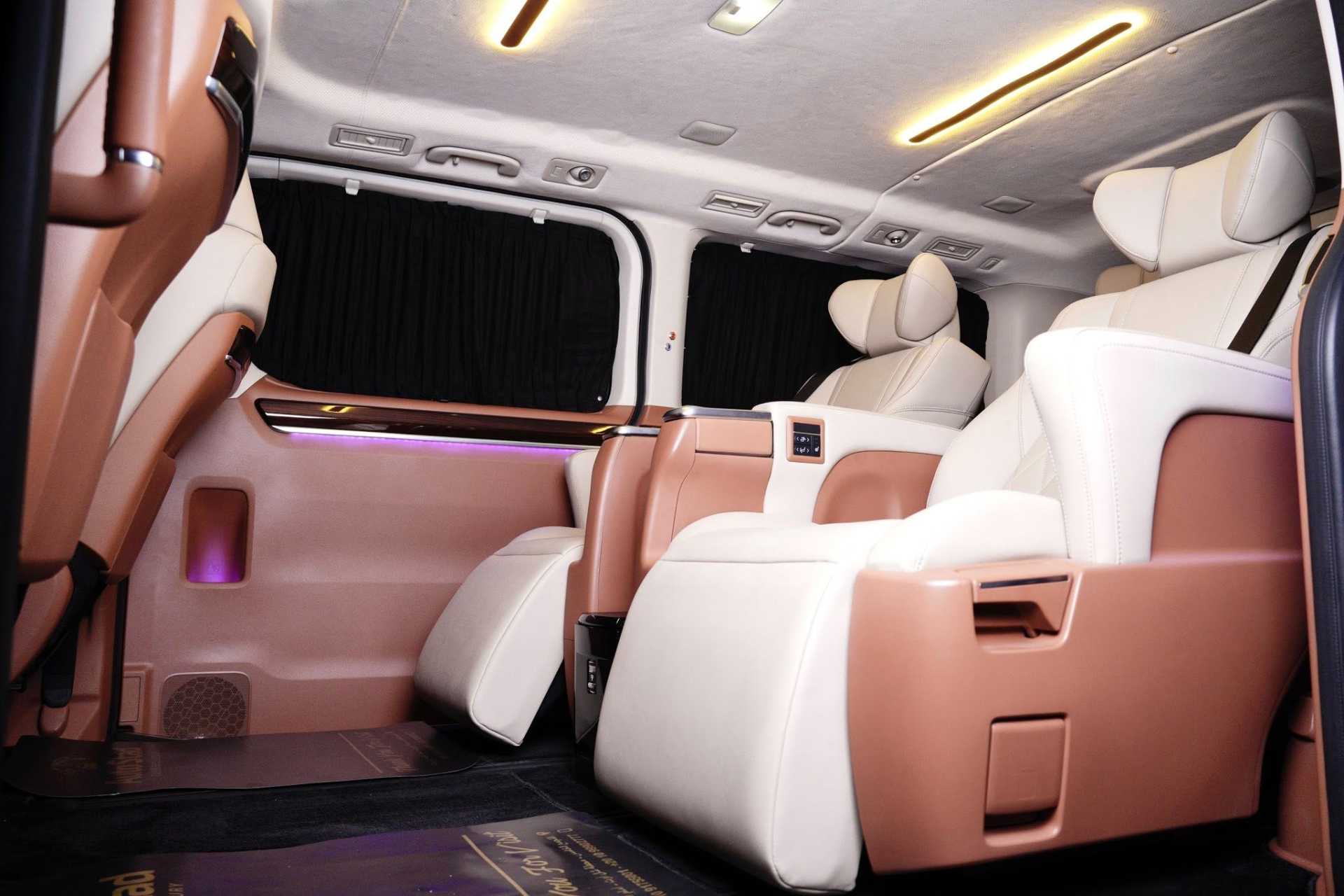 ميني باص تويوتا 2026