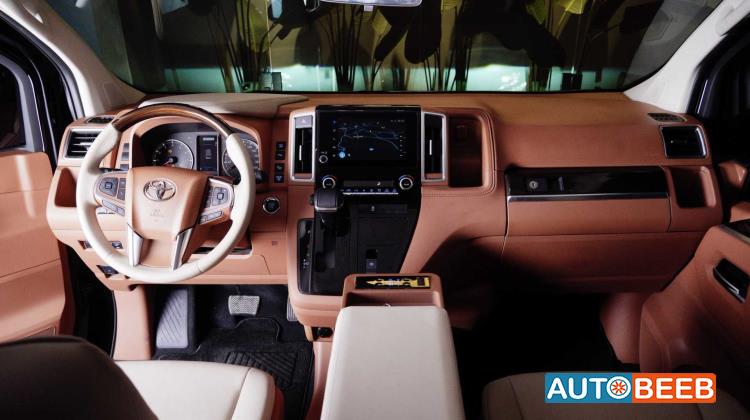 ميني باص تويوتا 2026